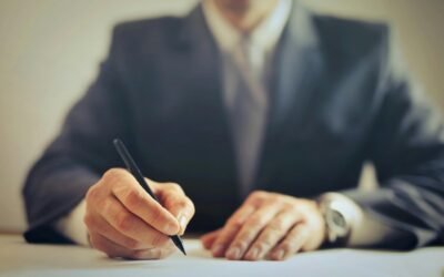 Hire a Lawyer to Write Your Legal Content: 8 Big Reasons Why